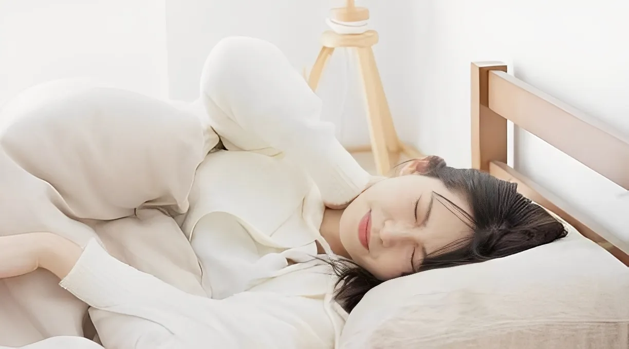 睡眠中の女性